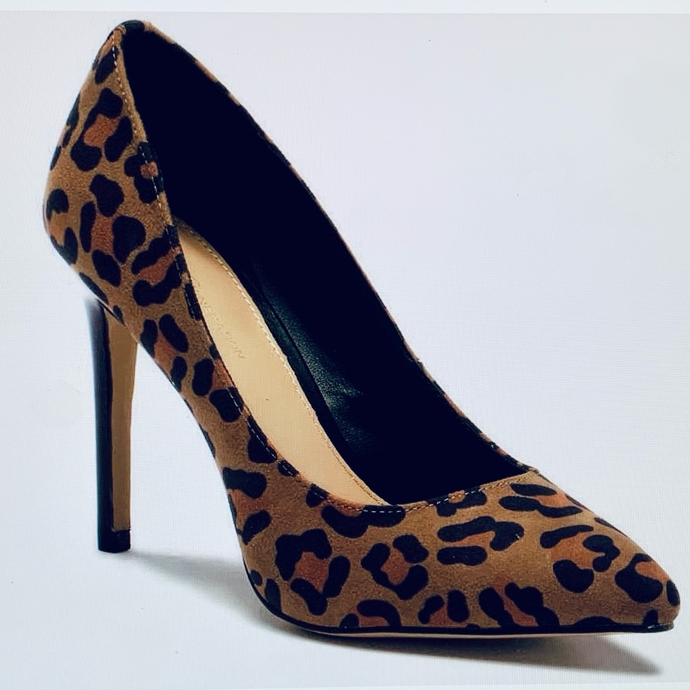 BCBG Heidi Leopard Print Stilettos with Wood Heel - size 11